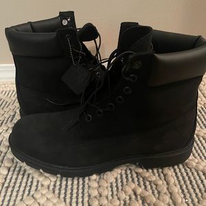 TIMBERLAND classic 6 in waterproof boot. BRAND NEW